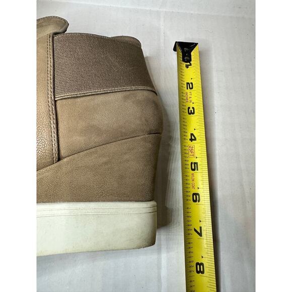 Maurices Size 9 Pull On Closed toe Wedge Ankle Booties Beige Brown Casual - Picture 11 of 12